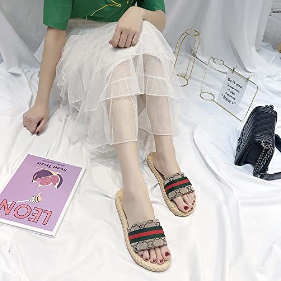 Women's shoes Nonslip Fashion Sandals Slippers Student shoes Large shoes Breathable Fashion Soft Comfortable